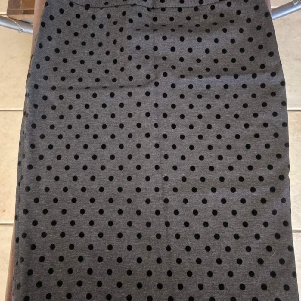 White House Black Market Gray Pencil Skirt with Black Polka Dots